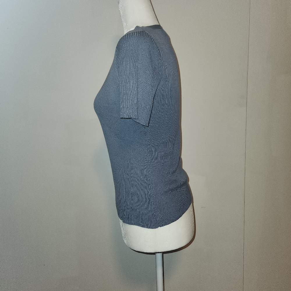 Vintage Silk Banana Republic Light Blue Grey Short Sleeve Sweater Small - Picture 2 of 8